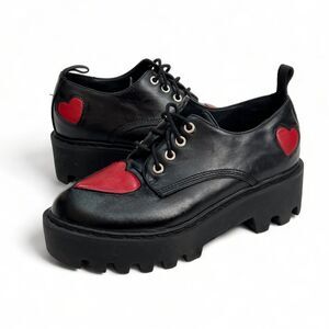 Lamoda Red Heart Black Platform Oxfords Size 6